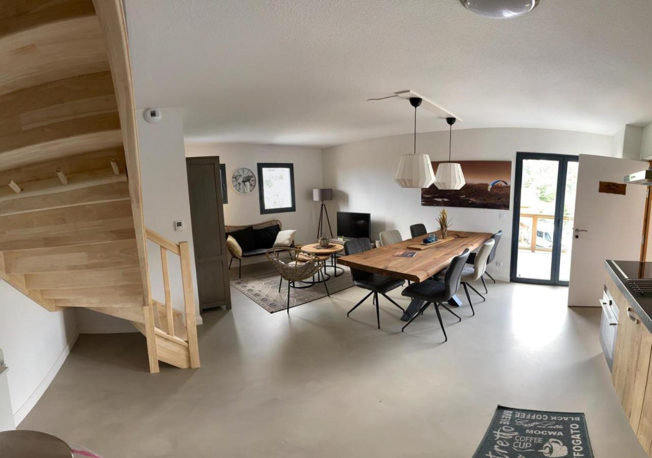 Paralodge Saint-Vincent-les-Forts Exterior foto